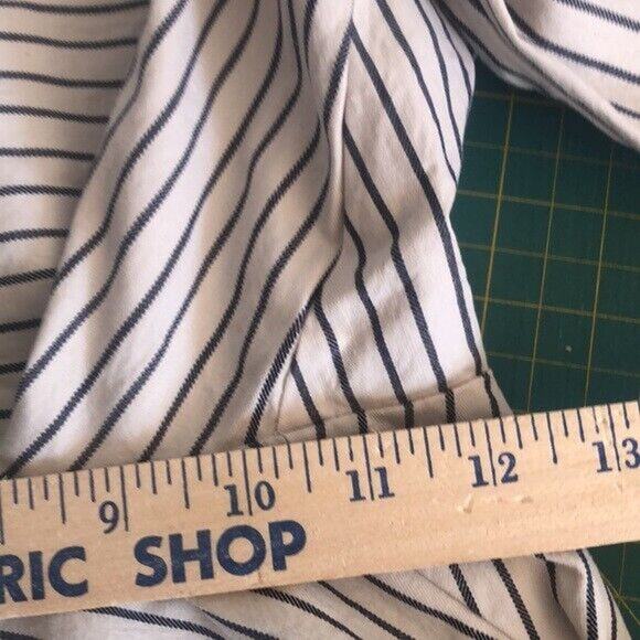Women's Cabi Sz 6 Striped Tick Tock Crop Pants Stretch Classic Button Zip close - Picture 6 of 6